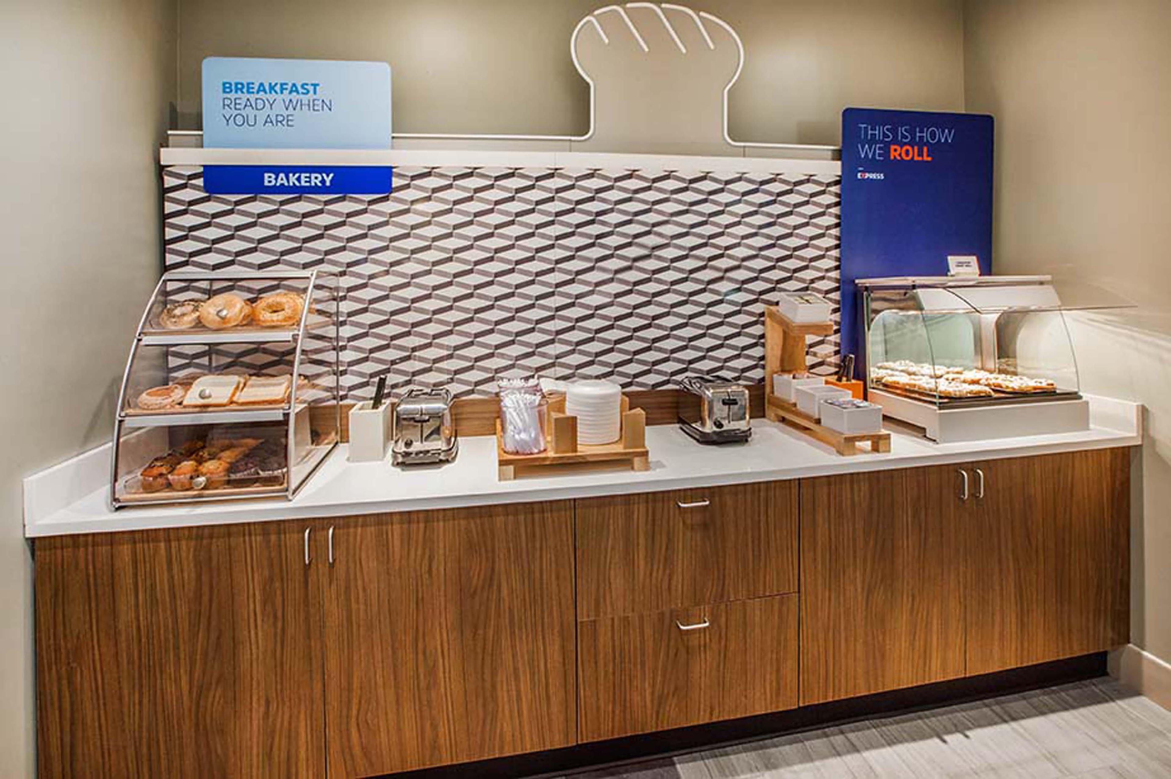 Holiday Inn Express Vancouver North By Ihg Extérieur photo