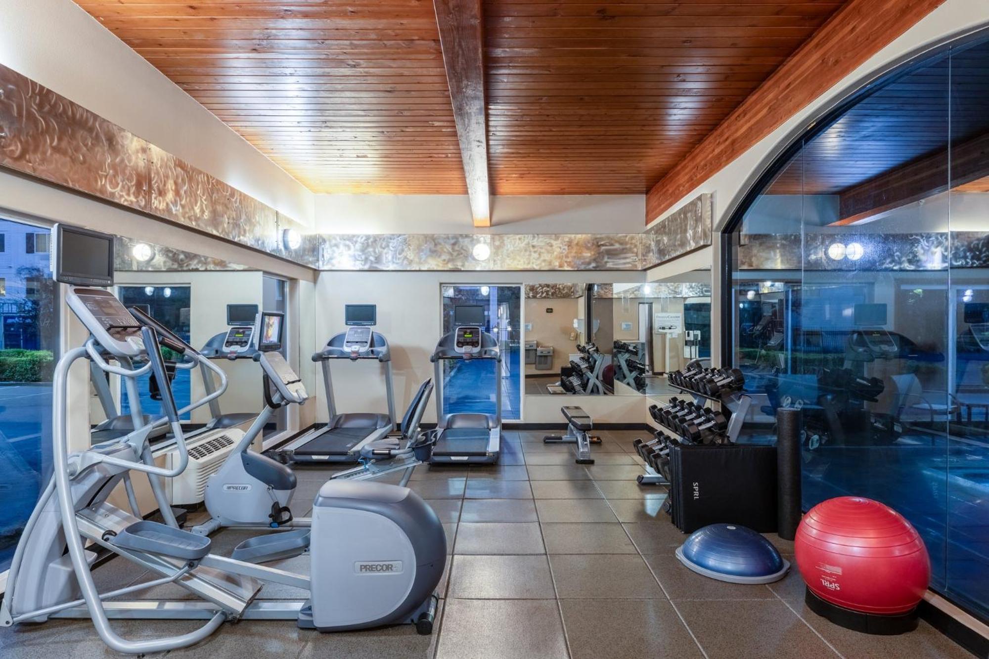 Holiday Inn Express Vancouver North By Ihg Extérieur photo
